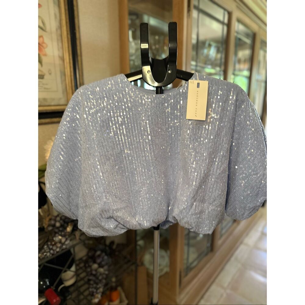 NWT Endless Rose cropped, bubble sequin top